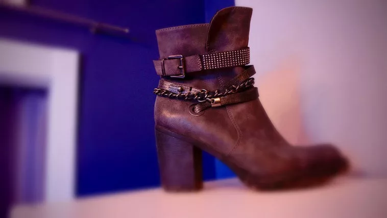 Lederboot Damen mit Applikationen