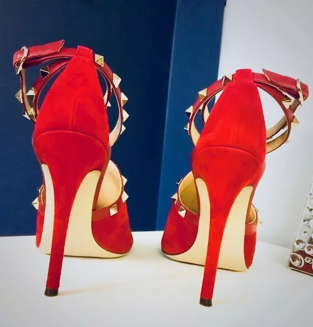 exklusiver Valentino Damenschuh red nach der Reparatur