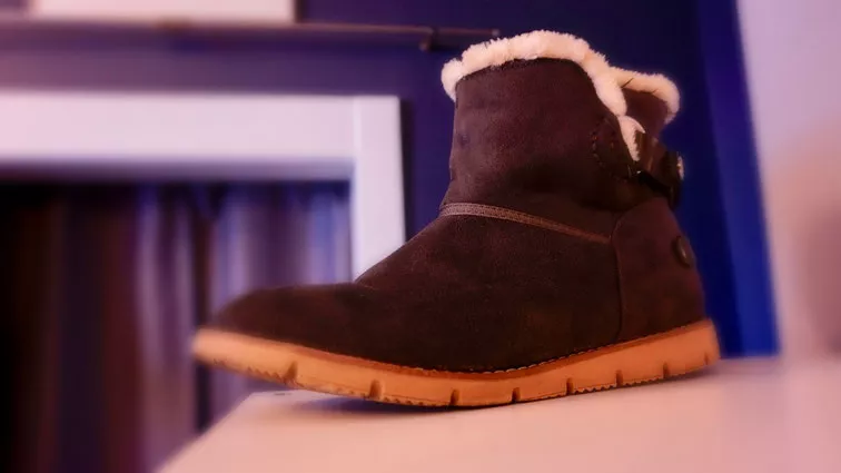 Damen Winterstiefel gefüttert nach der Reparatur